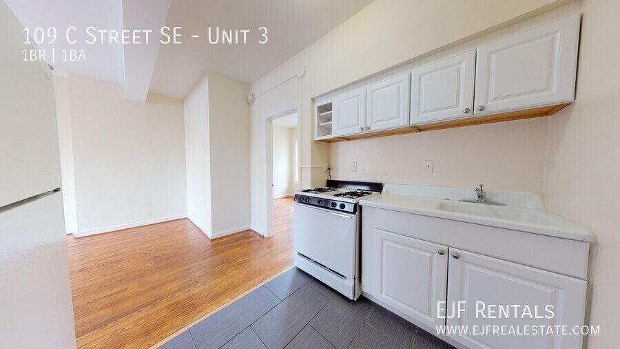 Historic Capitol Hill Top Floor One Bedroom for Rent! Close by to the Metro/Capitol Hill & Much More! property image