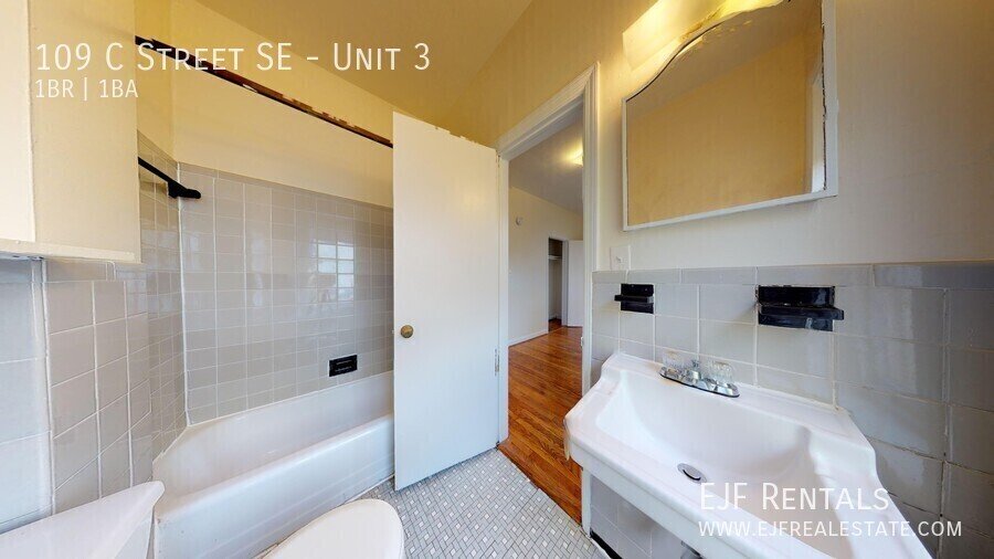 Historic Capitol Hill Top Floor One Bedroom for Rent! Close by to the Metro/Capitol Hill & Much More! property image