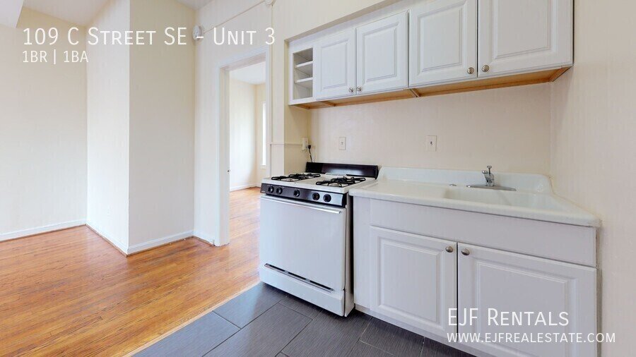 Historic Capitol Hill Top Floor One Bedroom for Rent! Close by to the Metro/Capitol Hill & Much More! property image