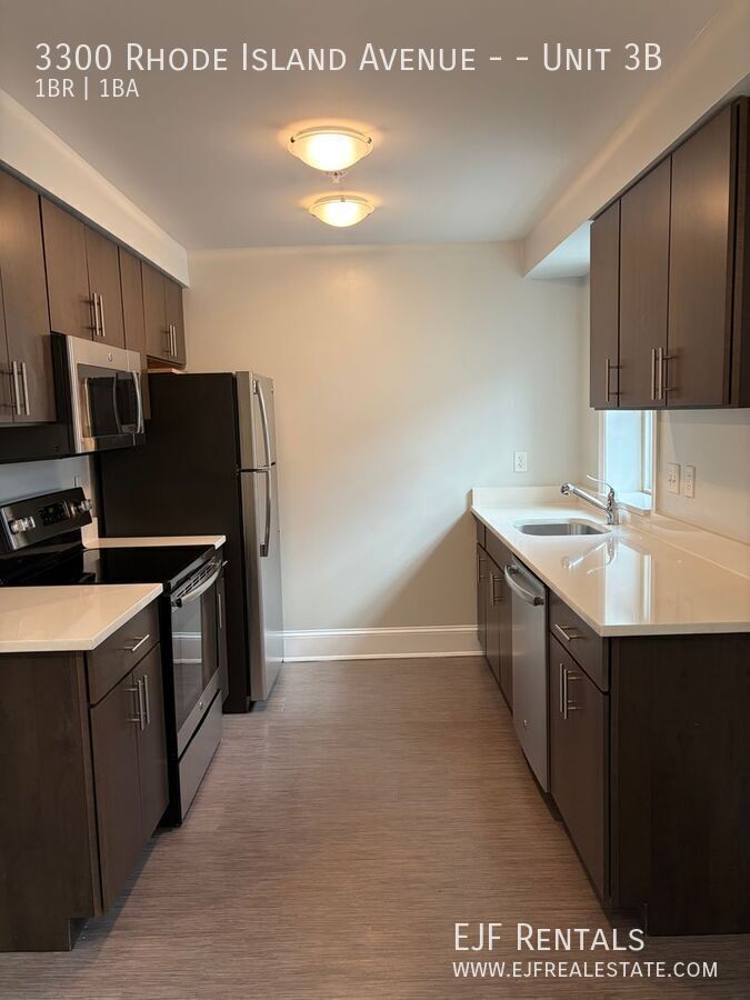 Historic Mount Rainier-Singer Flats Top Floor One Bedroom- Move In Ready! property image