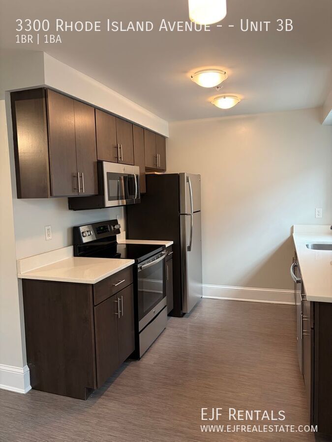 Historic Mount Rainier-Singer Flats Top Floor One Bedroom- Move In Ready! property image