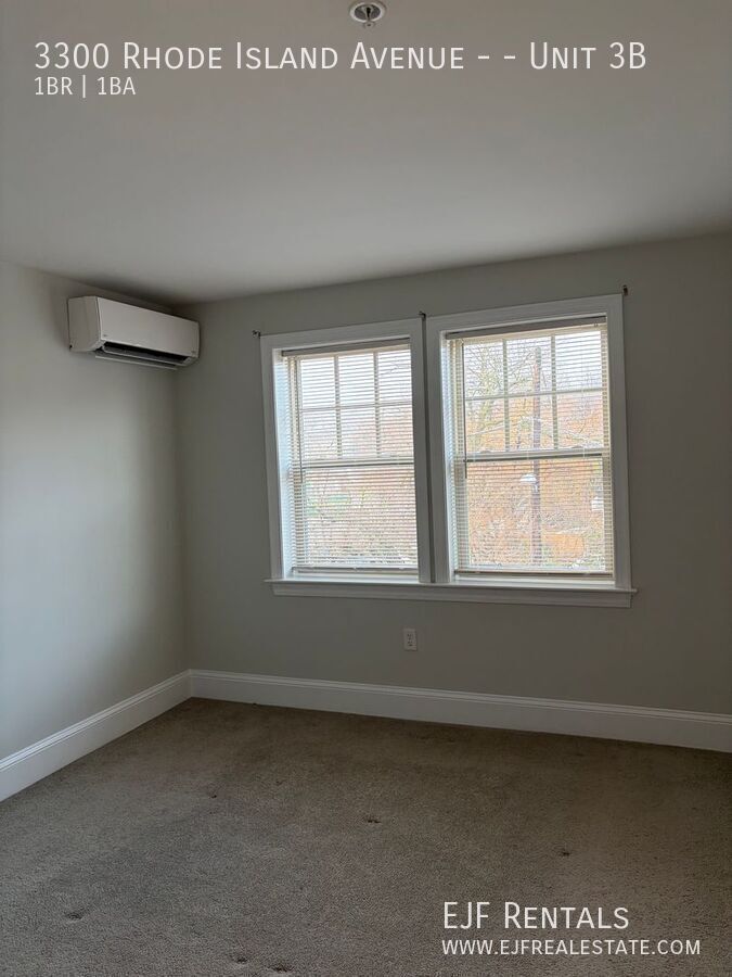 Historic Mount Rainier-Singer Flats Top Floor One Bedroom- Move In Ready! property image