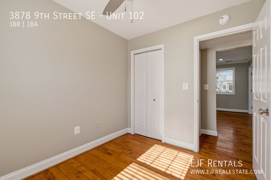 Congress Heights Three Bedroom W/Washer & Dryer In Unit! property image