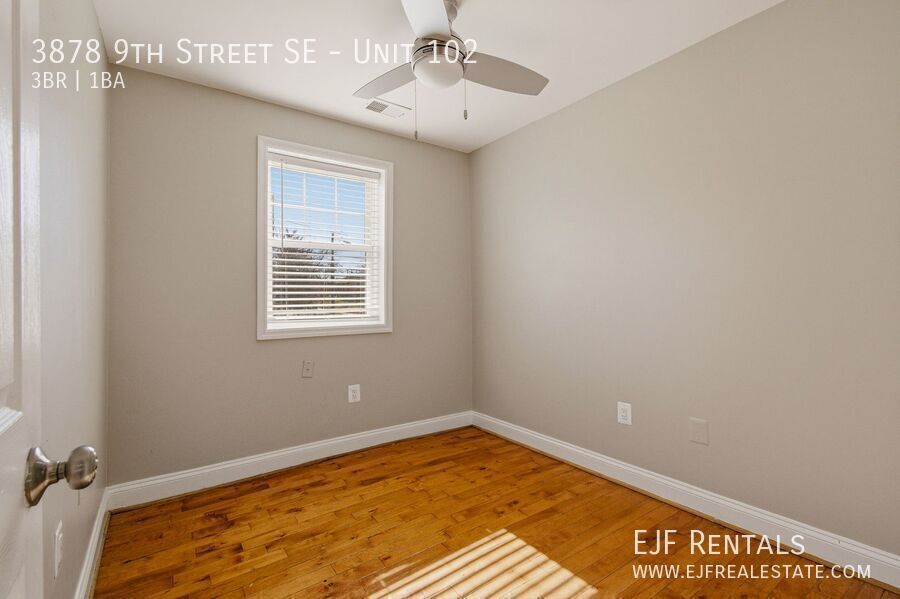 Congress Heights Three Bedroom W/Washer & Dryer In Unit! property image