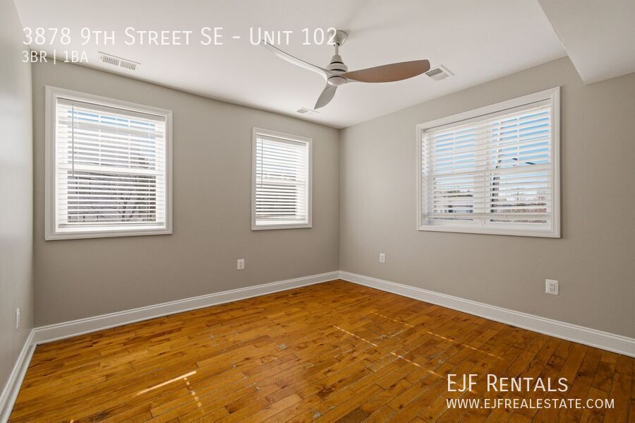 Congress Heights Three Bedroom W/Washer & Dryer In Unit! property image