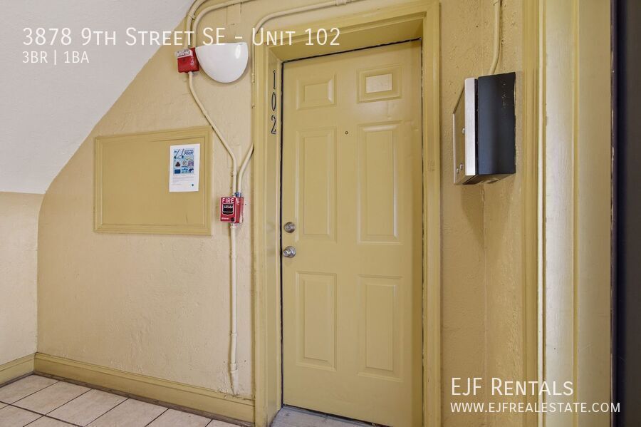 Congress Heights Three Bedroom W/Washer & Dryer In Unit! property image