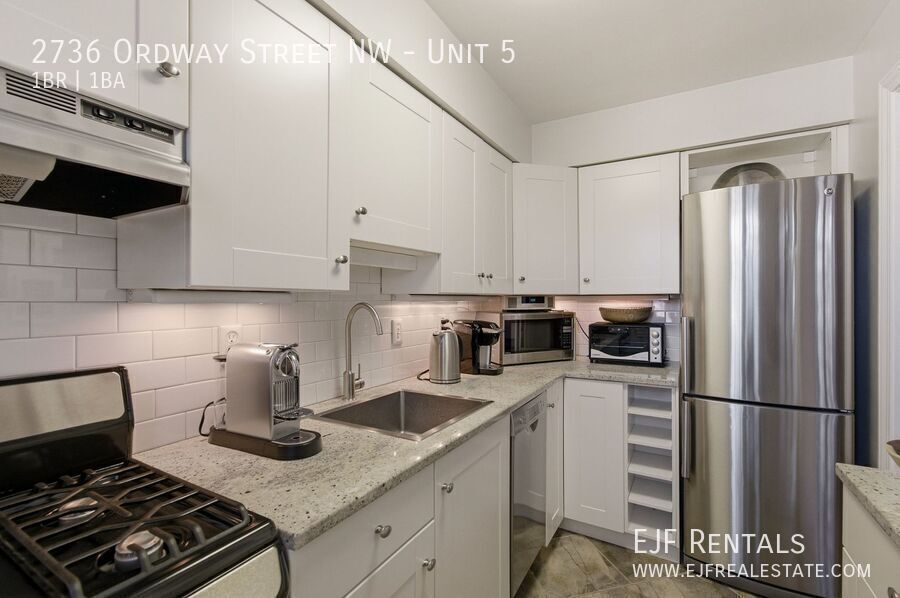 Top Floor Ordway Gardens One Bedroom-Fully Furnished, One Parking Space, & More! property image