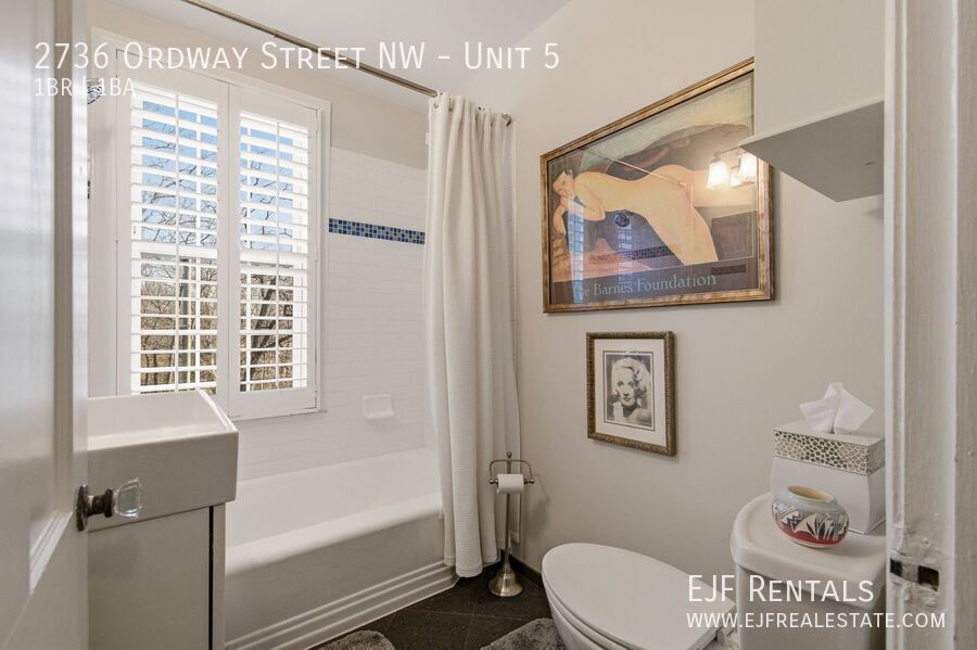 Top Floor Ordway Gardens One Bedroom-Fully Furnished, One Parking Space, & More! property image