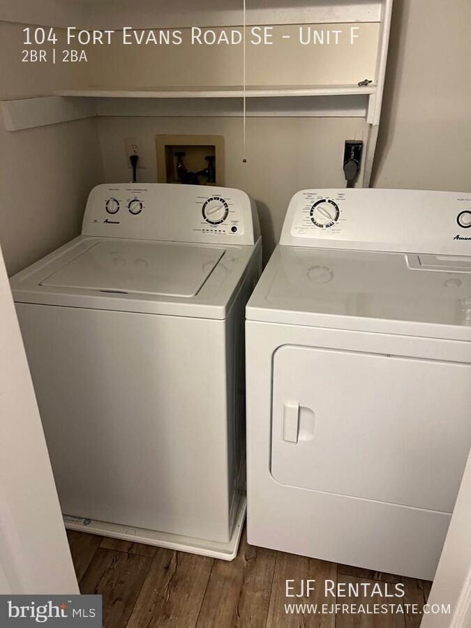 Top Floor, 2 BR Condo at Fox Chapel property image