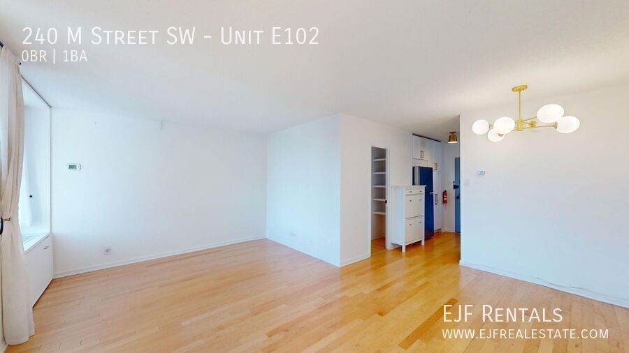 Updated Studio Apartment in Southwest W/Garage Parking & Pets Welcomed property image