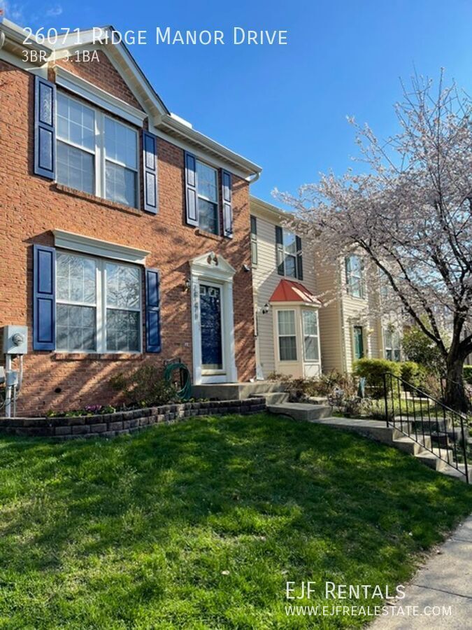 Spacious Family Three Bedroom Townhouse in Damascus! Pets Welcomed & Parking Included! property image