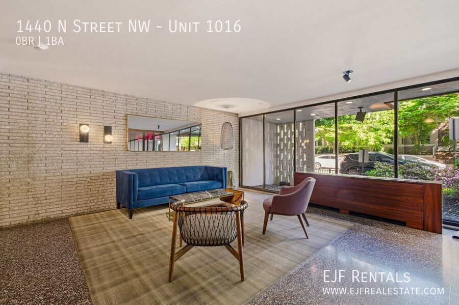 Logan Circle Top Floor Studio Apartment W/Roof Top & Pool! property image