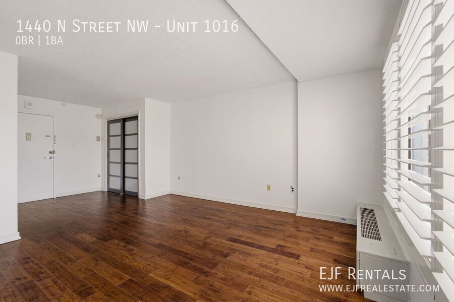 Logan Circle Top Floor Studio Apartment W/Roof Top & Pool! property image