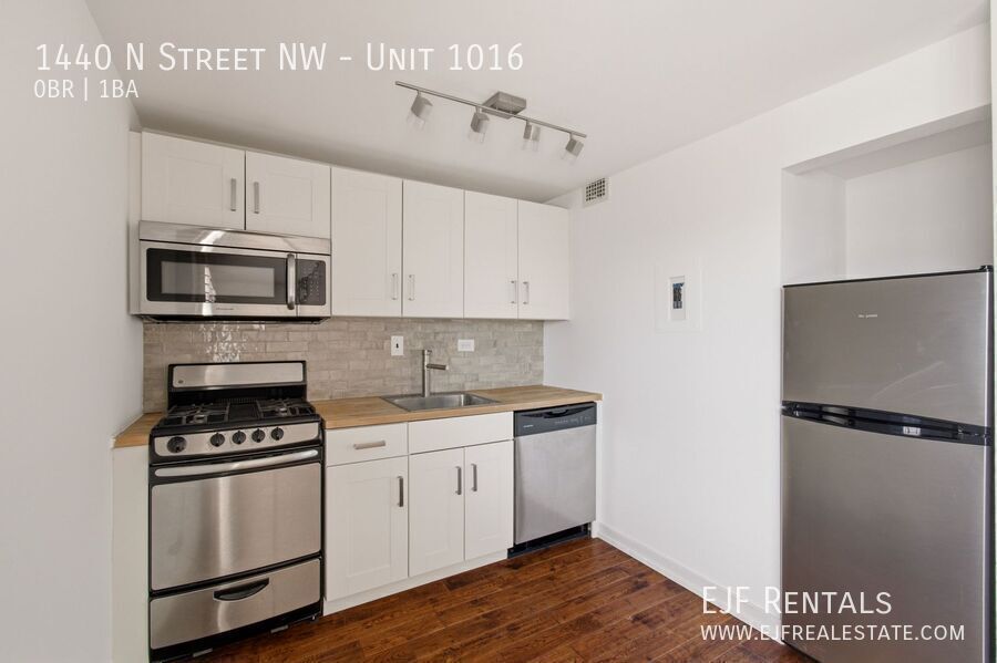 Logan Circle Top Floor Studio Apartment W/Roof Top & Pool! property image