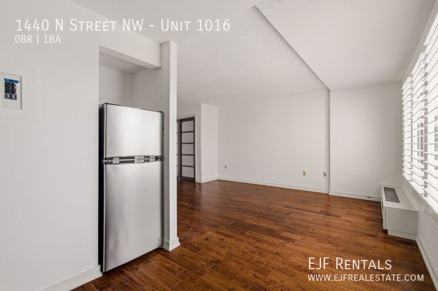Logan Circle Top Floor Studio Apartment W/Roof Top & Pool! property image