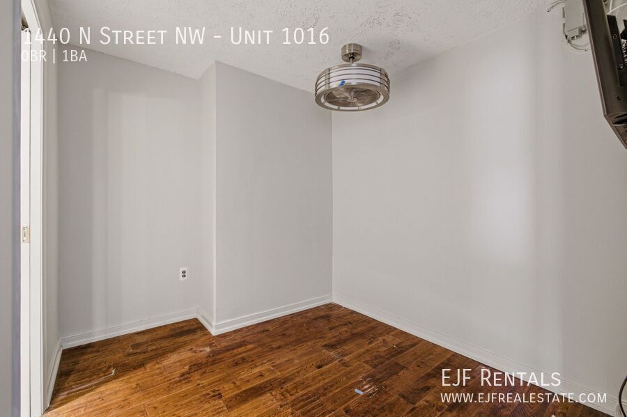 Logan Circle Top Floor Studio Apartment W/Roof Top & Pool! property image