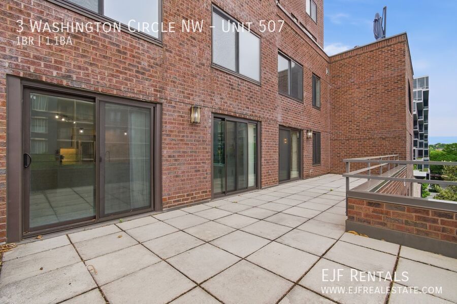 Stunning 1,000 Square Foot Washington Circle Apartment W/Garage Parking, Private Terrace, & Storage property image