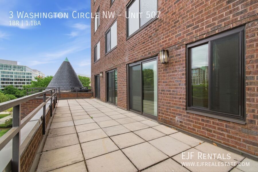Stunning 1,000 Square Foot Washington Circle Apartment W/Garage Parking, Private Terrace, & Storage property image