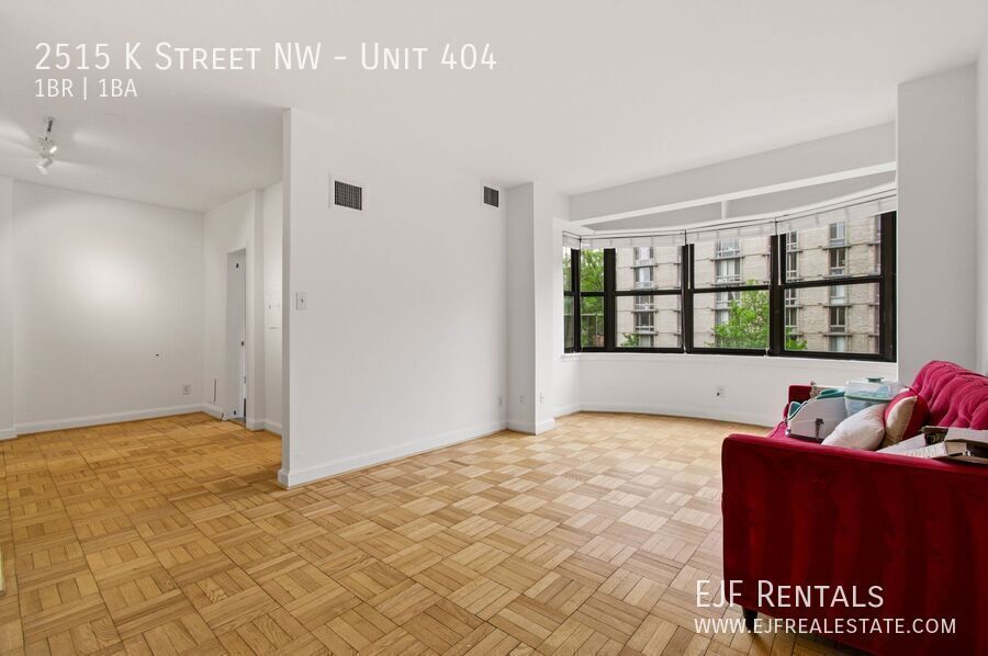 Large Foggy Bottom One Bedroom W/All Energy Utilities Included! Roof Deck property image