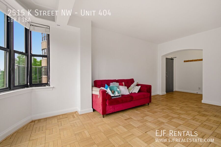 Large Foggy Bottom One Bedroom W/All Energy Utilities Included! Roof Deck property image