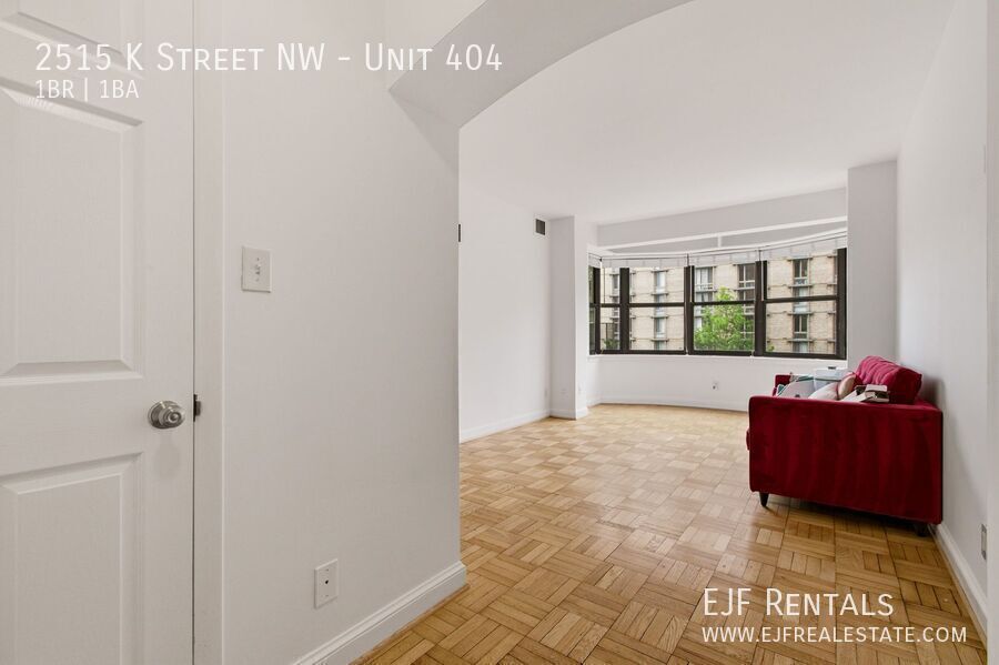 Large Foggy Bottom One Bedroom W/All Energy Utilities Included! Roof Deck property image
