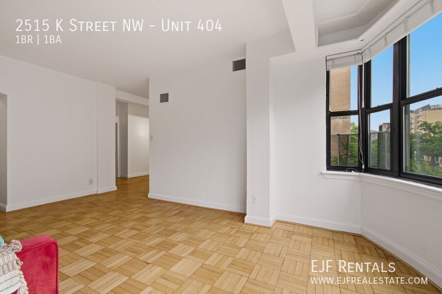 Large Foggy Bottom One Bedroom W/All Energy Utilities Included! Roof Deck property image