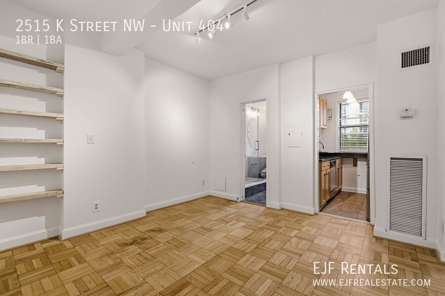 Large Foggy Bottom One Bedroom W/All Energy Utilities Included! Roof Deck property image