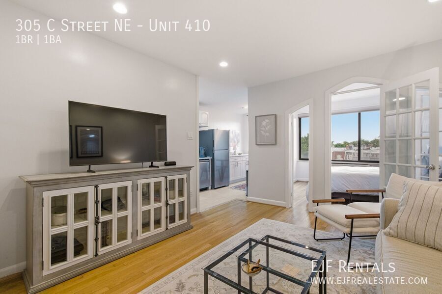 Top Floor Capitol Hill Unique One Bedroom- Utilities Included & Amazing Location property image