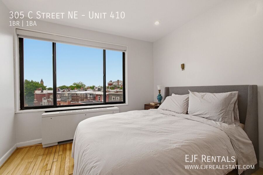 Top Floor Capitol Hill Unique One Bedroom- Utilities Included & Amazing Location property image