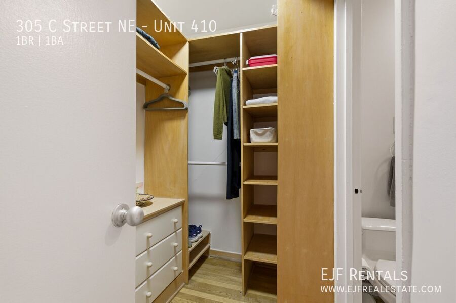 Top Floor Capitol Hill Unique One Bedroom- Utilities Included & Amazing Location property image