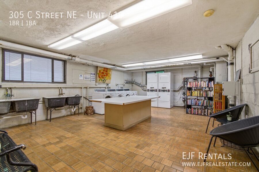 Top Floor Capitol Hill Unique One Bedroom- Utilities Included & Amazing Location property image