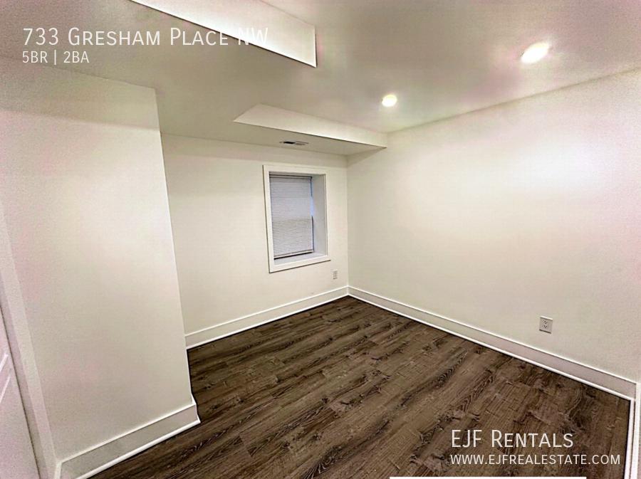 Fully Renovated Five Bedroom House for Rent! property image