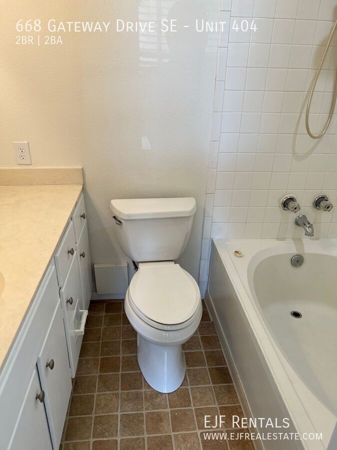 Beautiful 2 Bedroom Condo in Brookmeade property image