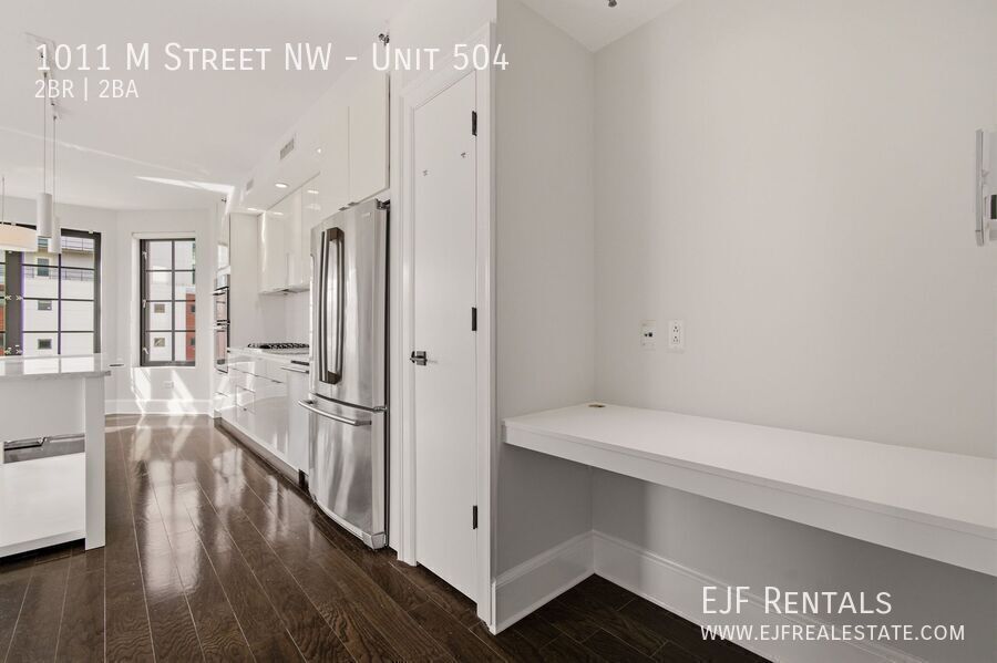 Stunning Shaw Two-Bedroom W/ Incredible Roof Top Available Now! property image