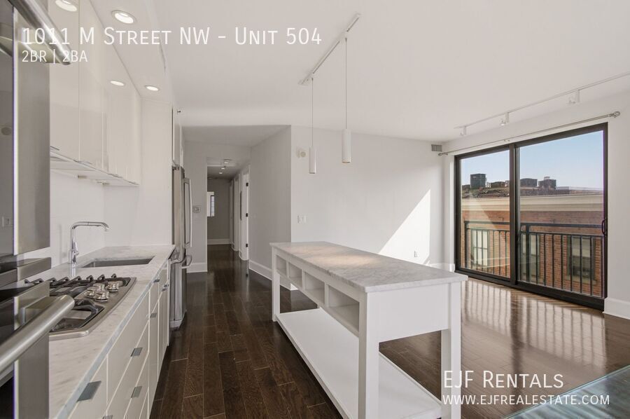 Stunning Shaw Two-Bedroom W/ Incredible Roof Top Available Now! property image