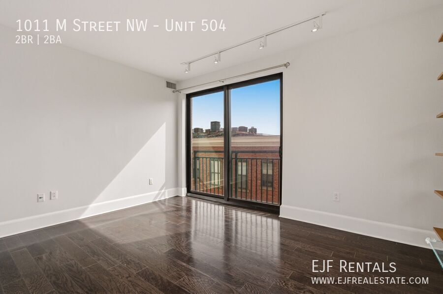 Stunning Shaw Two-Bedroom W/ Incredible Roof Top Available Now! property image