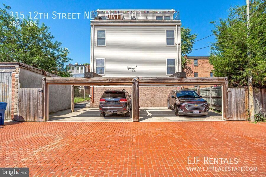 Stunning 1,300 Square Foot Capitol Hill Condo for Rent- Parking Included, Outdoor Space, Modern Finishes & More property image
