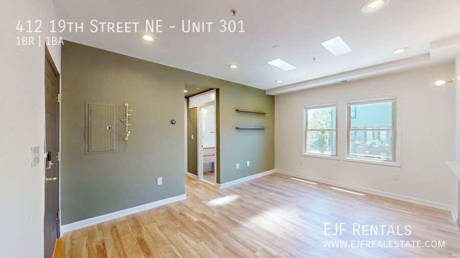 Top Floor Sleek One Bedroom W/Parking & Storage Included property image