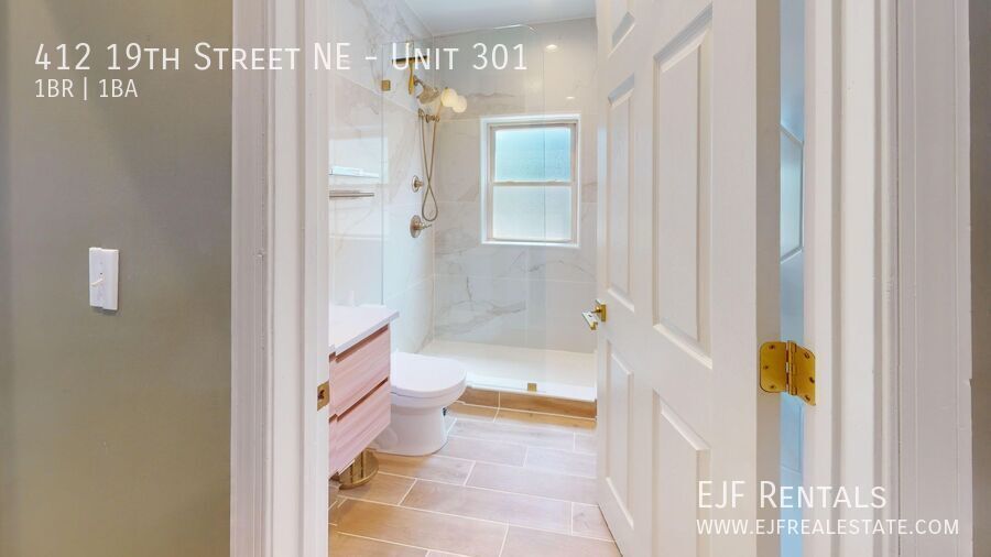 Top Floor Sleek One Bedroom W/Parking & Storage Included property image