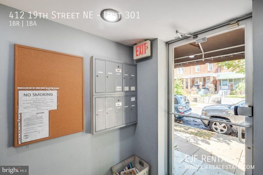 Top Floor Sleek One Bedroom W/Parking & Storage Included property image